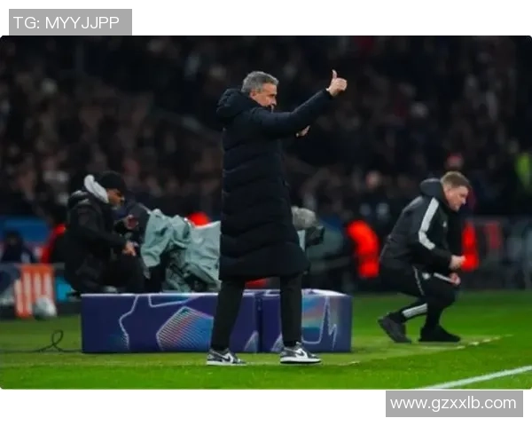 欧联杯激战巴黎圣日耳曼与曼城1比1平红牌争议引发全场热议