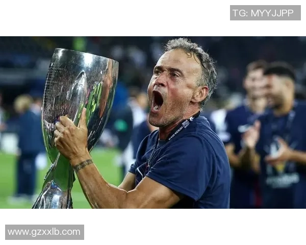 欧联杯精彩对决里昂大胜巴黎圣日耳曼上演帽子戏法引爆全场